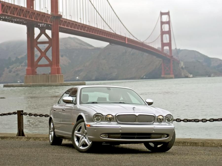  Jaguar XJ Super V8 2003 года  (фото 28 из 46)